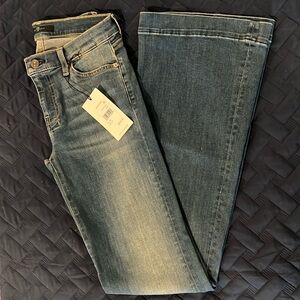 New with tags 7 for all mankind women’s size 26 jeans.